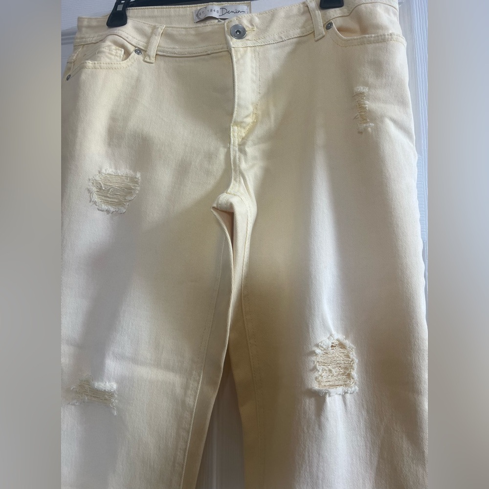 Cato Est. 1946 Denim Modern Ankle Distressed Girlfriend Jeans Yellow Size 12 NWT - Picture 3 of 5